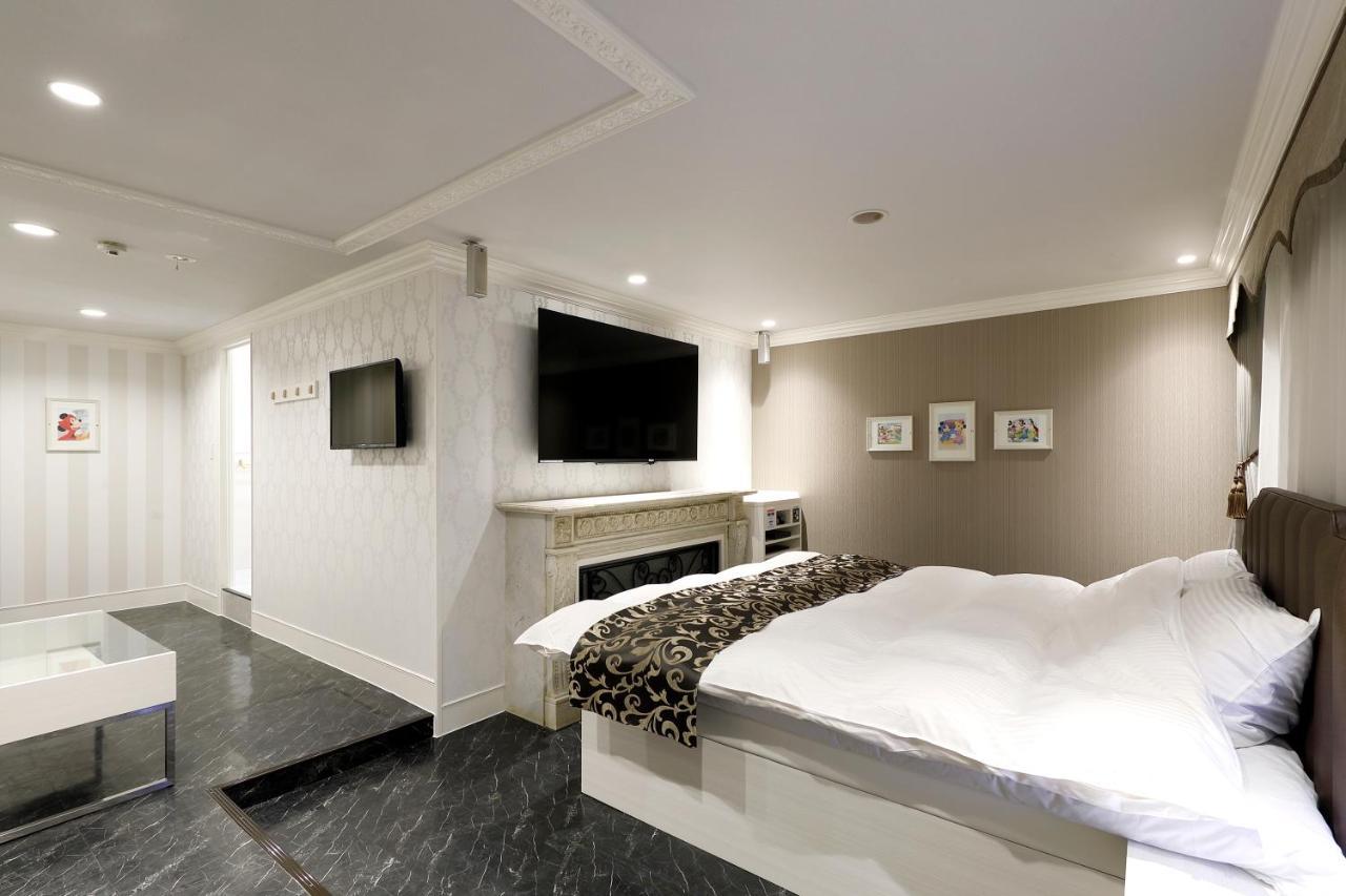 ホテルバースデーきよす店 Hotel Birthday Kiyosu Exteriör bild
