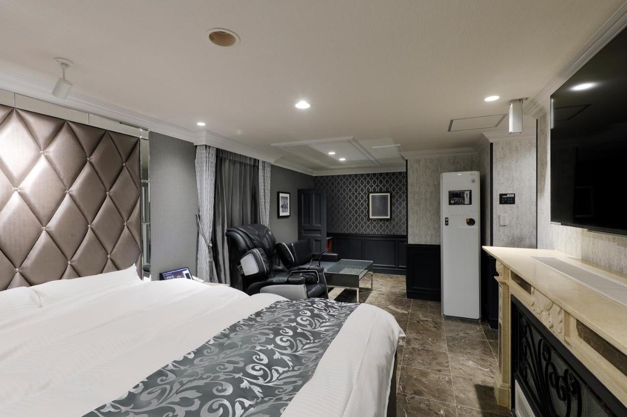 ホテルバースデーきよす店 Hotel Birthday Kiyosu Exteriör bild